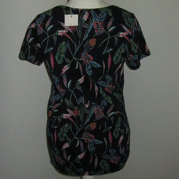 💰 3/$25.00 Women's a.n.d. Short Sleeve Floral Top Size Large NWT. - Picture 2 of 5